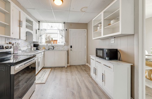 Rochester House | Free Parking! Townhome 3 Mi to Dtwn Rochester