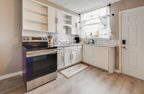 Rochester House | Free Parking! Townhome 3 Mi to Dtwn Rochester