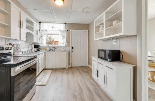 Rochester House | Free Parking! Townhome 3 Mi to Dtwn Rochester