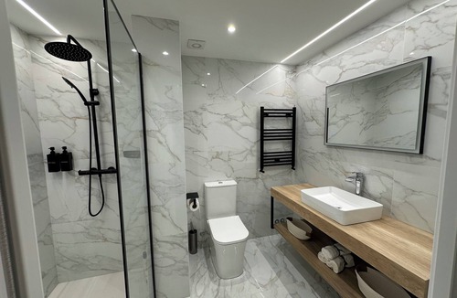 Haro Apartment | Free Parking & WiFi: Your base in Haro