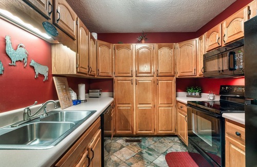 Sevierville Cabin | FreeDollywood Tix/Secluded/Ping Pong/Spacious