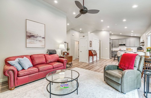 Freeland House | Freeland Retreat - Deck, Fire Pit & Beach Access!