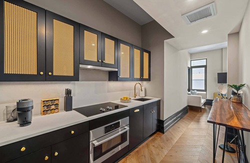 Bowery Condo | Freeman 1201 by Rove Studio w Shared Amenities