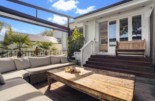 Freemans Bay House | Freemans Bay Home by Urban Rest