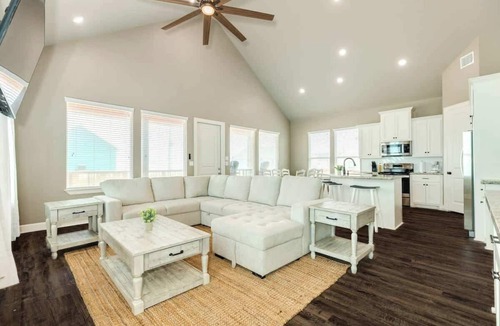 Freeport House | Freeport Beach Bliss: 4BR Home w/Private Beach Access!