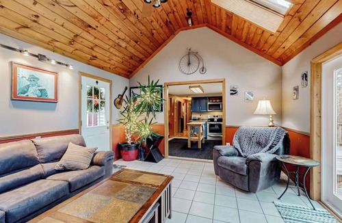 Durham House | Freeport Landing - Dog Friendly & Pool