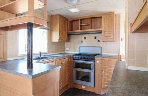 Earls Barton Cottage | FREESIA, pet friendly in Northampton