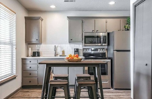 La Cygne Cabin | Freestanding 1 Bedroom Cabin