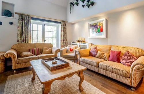 Ashby Saint Ledgers House | Freestone House