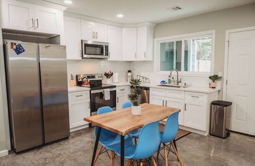 Freetown - Port Rico House | Freetown Blueplex Downtown Unit A 2br/2.5ba