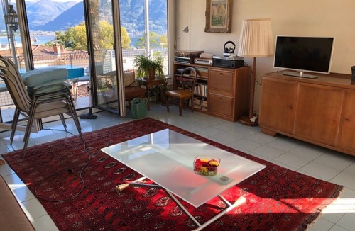 Muralto Apartment | Freie Sicht auf See und Berge by Interhome