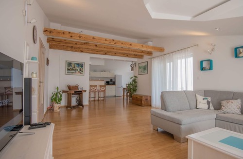 Grubine House | Freistehende Villa Iva Grubine mit Privatpool by Interhome