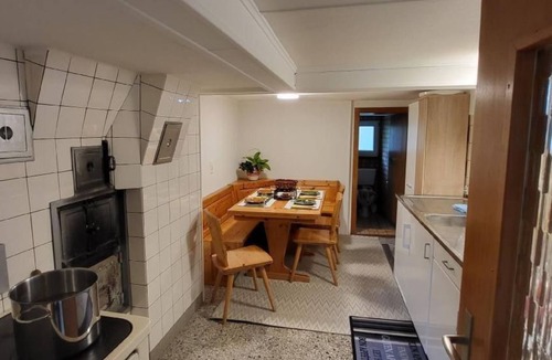 Engi House | Freistehendes Ferienhaus in Naherholungsgebiet by Interhome