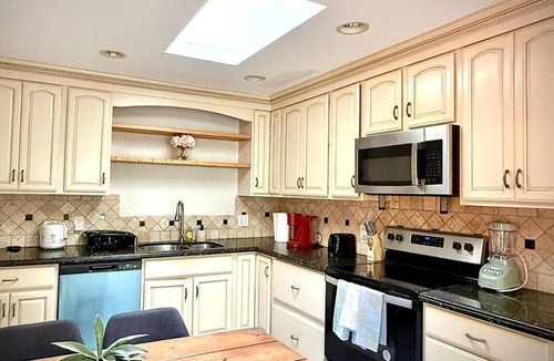 Fremont House | Fremont - 2 bedroom 1 bath