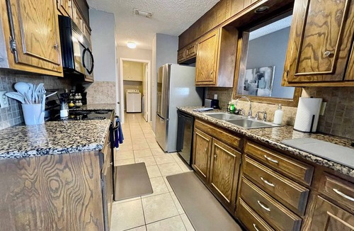 Lubbock House | Fremont House - 3BR/2BA - Family Friendly