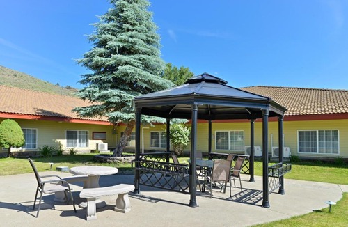 Lakeview Hotel | Fremont Inn