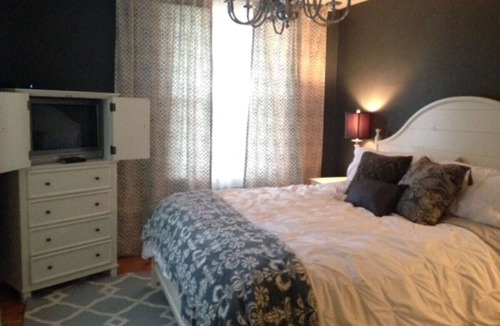 Fremont Apartment | Fremont vintage 2bed apt-pets private back yard