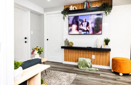 Mount Pleasant Apartment | French Charm in Brampton 2 Bdrm Apt