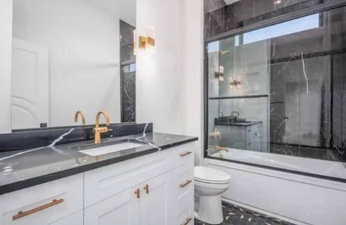 South Richland House | French Cottage 5bed4bath