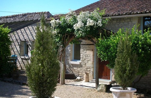 Serigny House | French Gem: Rustic Cottage, Poolside Bliss