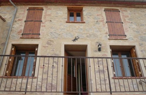 Eus Apartment | French Pyrenees/Mediterranean Village Cottage