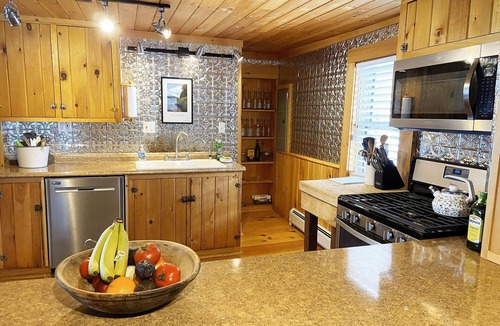 Fishs Eddy House | FRENCH WOODS FARMHOUSE | TimeOut NY's Pick | Hot tub | Pond | Dogs OK | NYC=2hr