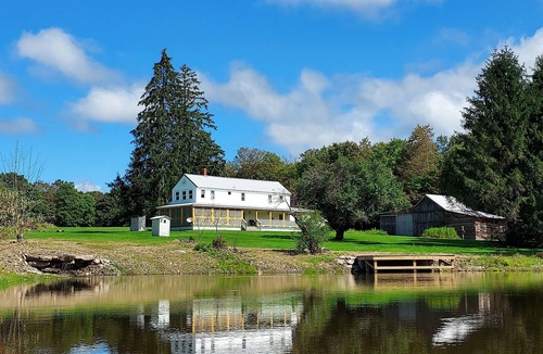 Fishs Eddy House | FRENCH WOODS FARMHOUSE | TimeOut NY's Pick | Hot tub | Pond | Dogs OK | NYC=2hr