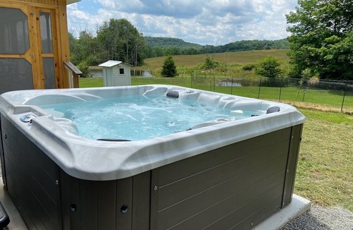 Fishs Eddy House | FRENCH WOODS FARMHOUSE | TimeOut NY's Pick | Hot tub | Pond | Dogs OK | NYC=2hr