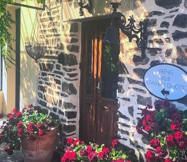 Tinchebray-Bocage Bed & Breakfast | Frenes B&B