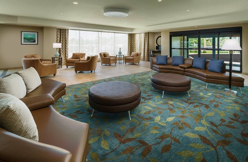 Florida Central Atlantic Coast Hotel | Fresh 2 Queen Kitchen Studio | Outdoor Pool | 1.1 mi to Vineland Outlets