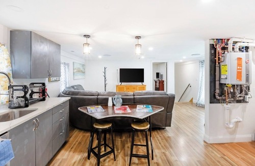 Orange House | Fresh 2BR Duplex Pets Welcome