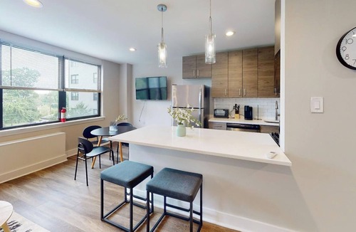 East Falls Apartment | Fresh, airy space ideal for long or short stays