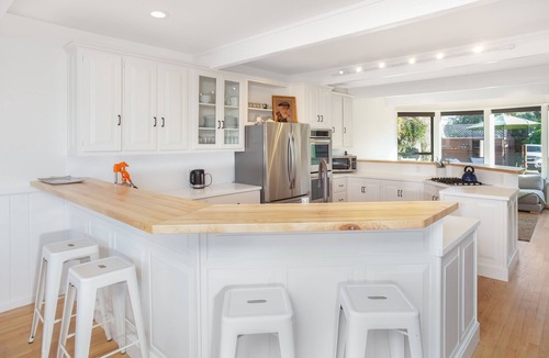 Stinson Beach House | Fresh and Lovely Inner Lagoon Home