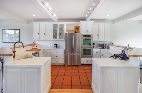 Stinson Beach House | Fresh and Lovely Inner Lagoon Home