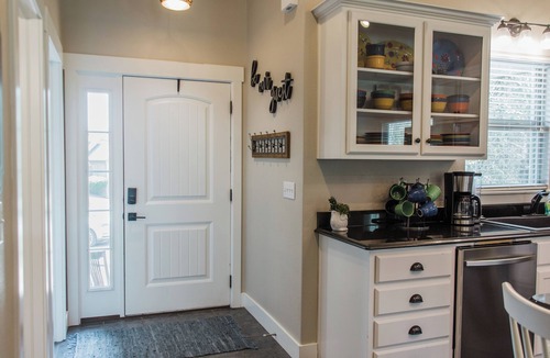 Hollister House | fresh and ready for your spring break!