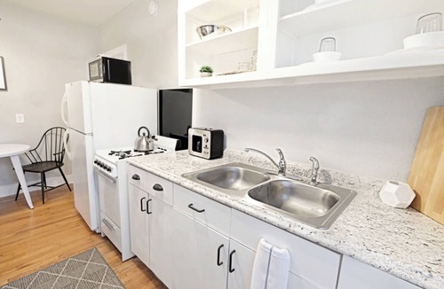 Lakewood Heights Apartment | Fresh + Bright Flat M Streets