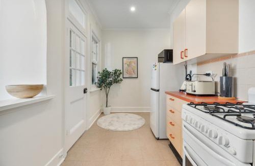 Millers Point Apartment | Fresh & Comfy 3BR Near The Rocks