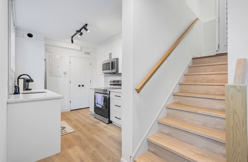 Mechanicsville Apartment | Fresh & Cozy Downtown Ottawa Getaway
