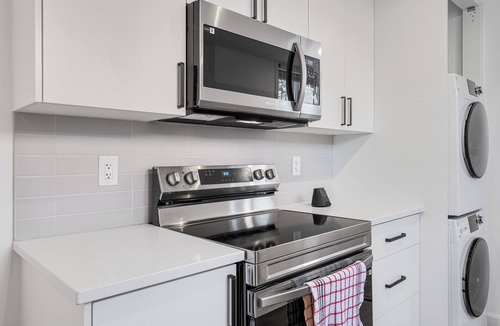 Mechanicsville Apartment | Fresh & Cozy Downtown Ottawa Getaway