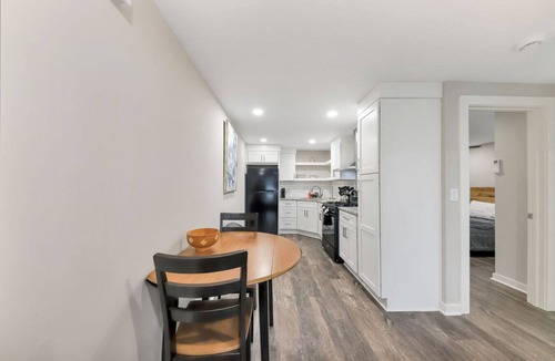 Bremen Apartment | Fresh*Cozy*Practical*Budget Friendly Apt (241B)