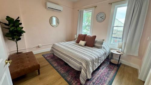 Cape Girardeau Apartment | Fresh & Cozy Retreat w King Bed By KeenStays