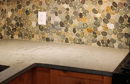 North Upper Truckee Ski Chalet | *FRESH INTERIOR REMODEL!* Cabin in the Pines. Garage, Hot Tub, Washer/Dryer