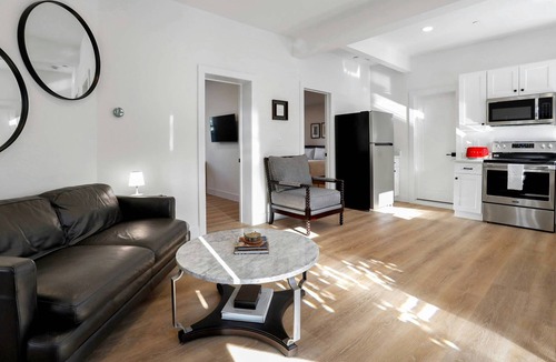 Stamford Apartment | Fresh Modern 3BR/2BA Escape #5, Harbor Point – Walk to Train, Cafes, Restaurants, City + Shore