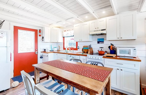 Wellfleet Cottage | Fresh Oceanfront Cottage w/Free WiFi, Private Beach Access, Deck, & Partial A/C