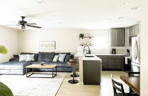 Burleson House | Fresh Stay on Belaire