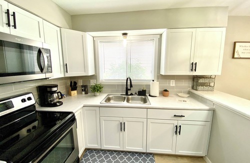 Cedar Rapids Apartment | Fresh & Thrilling Apartment