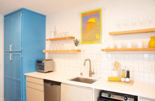 Encinitas Apartment | Fresh & Walkable Bright Beach Bungalow
