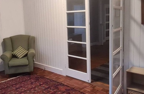 North Ward House | Fresheyre Charming Queenslander self check in