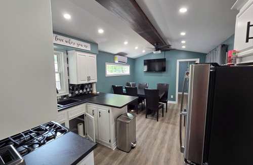 Sherkston House | Freshly remodeled premium trailer in prime location!