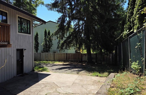 Beaverton Apartment | Freshly remodeled, modern & pet friendly unit!
